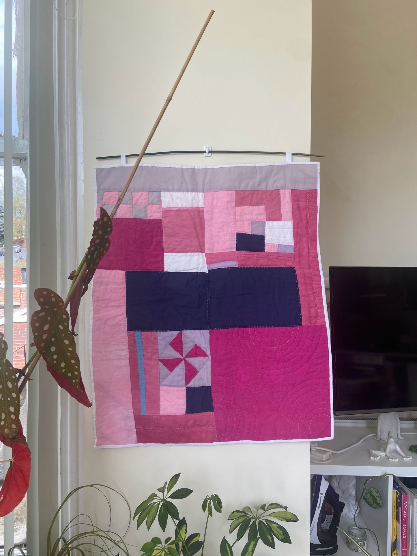 hanging v | wobbly wall hangings